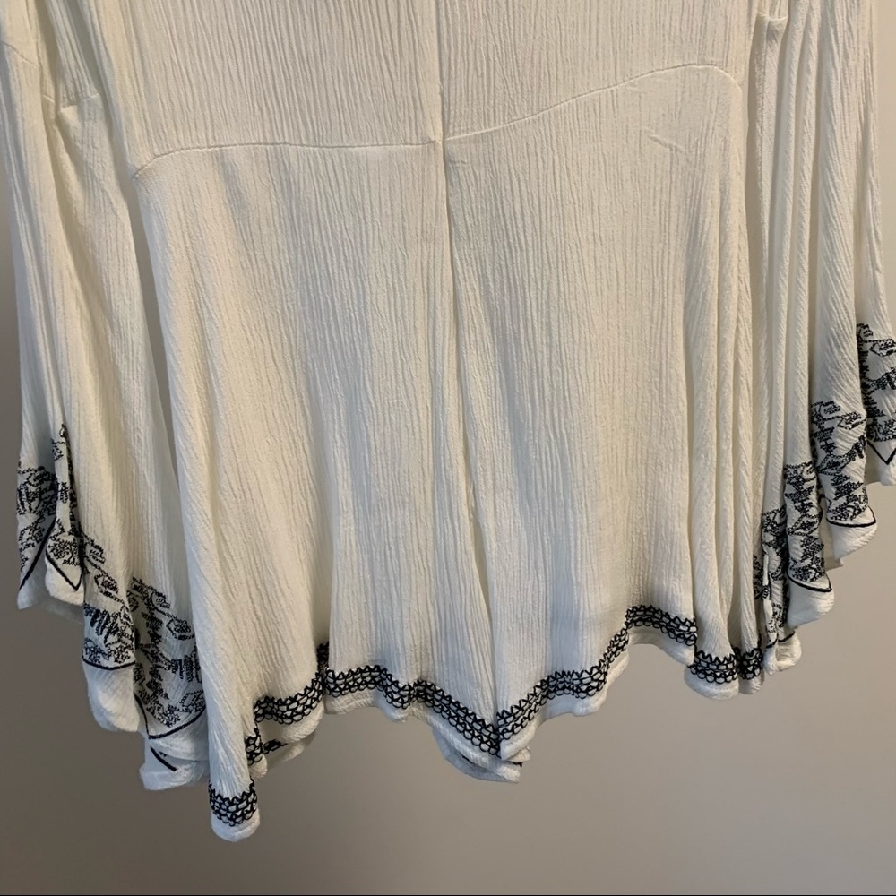 LF Rumor Boutique Embroidered Romper - Picture 6 of 6